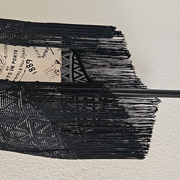 Eyeshadow - Boho sleeveless fringe vest - Picture 5 of 6